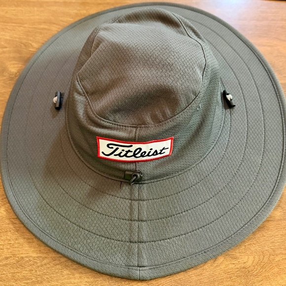Titleist Men's Tour Aussie Golf Hat Pro V1 Foot Joy FJ Gray Full Brim - Picture 1 of 7